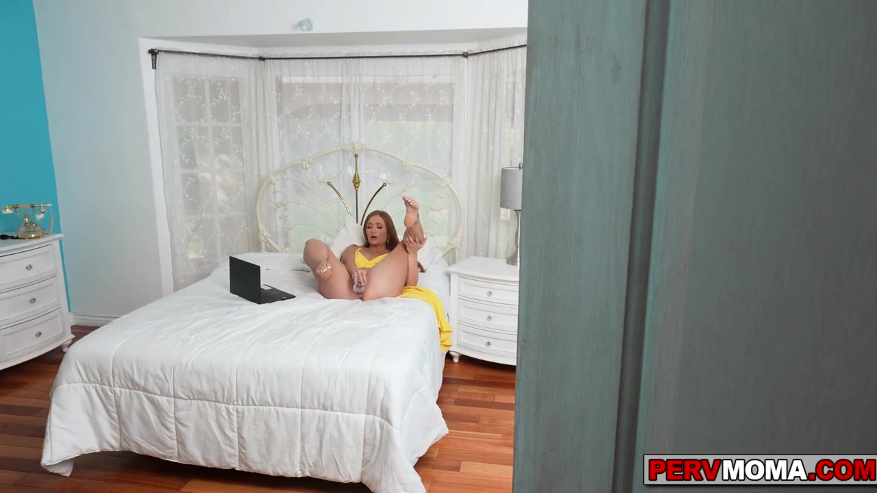 Stepson caught spying on his horny stepmom - ePornhubs