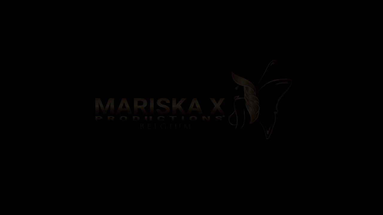 Mariska X - Mariska Takes a Huge Load Deep In Her Pussy - ePornhubs